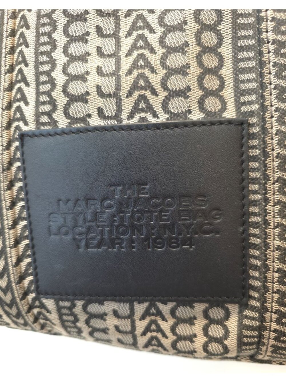 Marc Jacobs The Monogram Medium Jacquard Beige Canvas Tote Bag H076M01RE21-261 - Picture 7 of 15